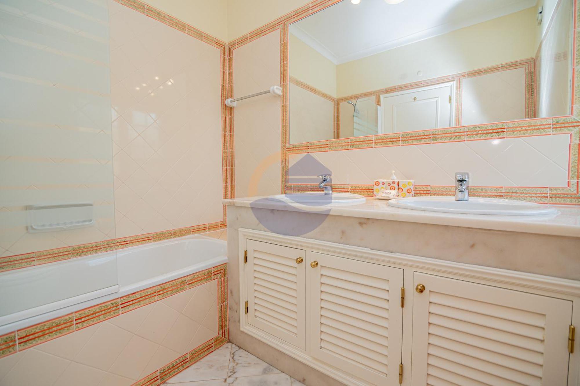 Villa Luxury Suites, Heated Outdoor Pool Portimão Εξωτερικό φωτογραφία